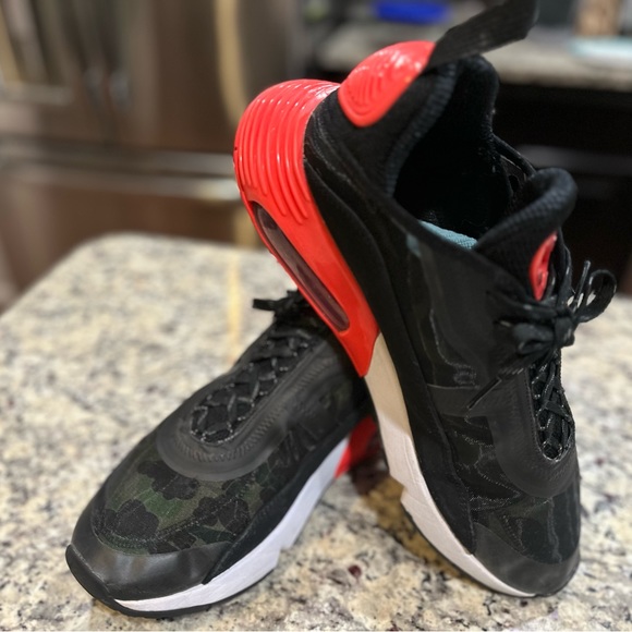 Nike Men's Air Max 2090 SP, "Infrared Duck Camo", size 11 - Picture 7 of 15